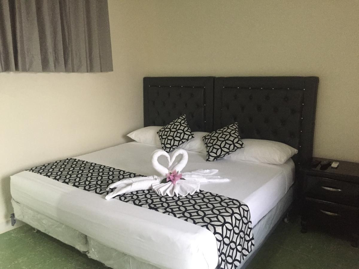 Arboleda Hostal Santo Domingo Esterno foto